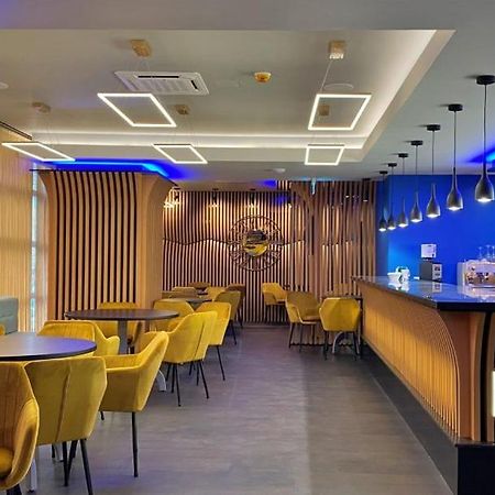 Hotel Condor Tulcsa Kültér fotó