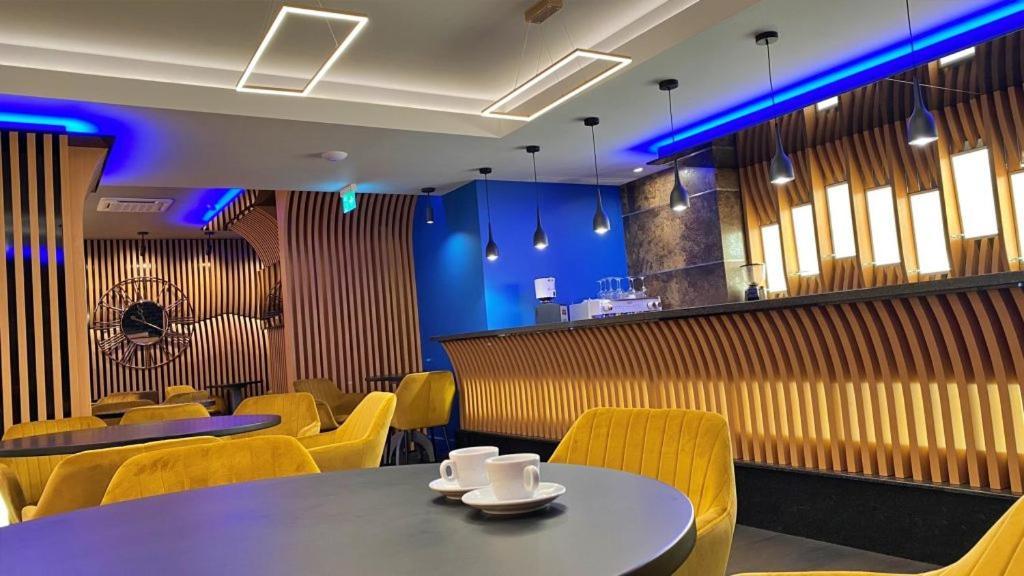 Hotel Condor Tulcsa Kültér fotó