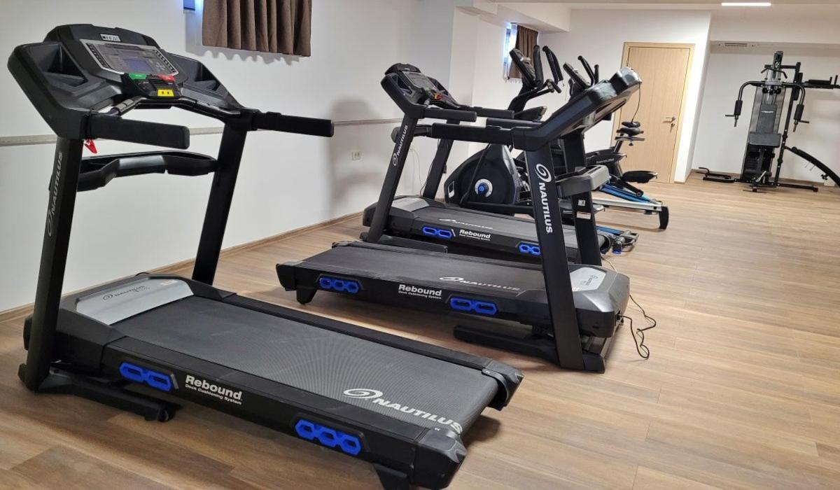 Hotel Condor Tulcsa Kültér fotó
