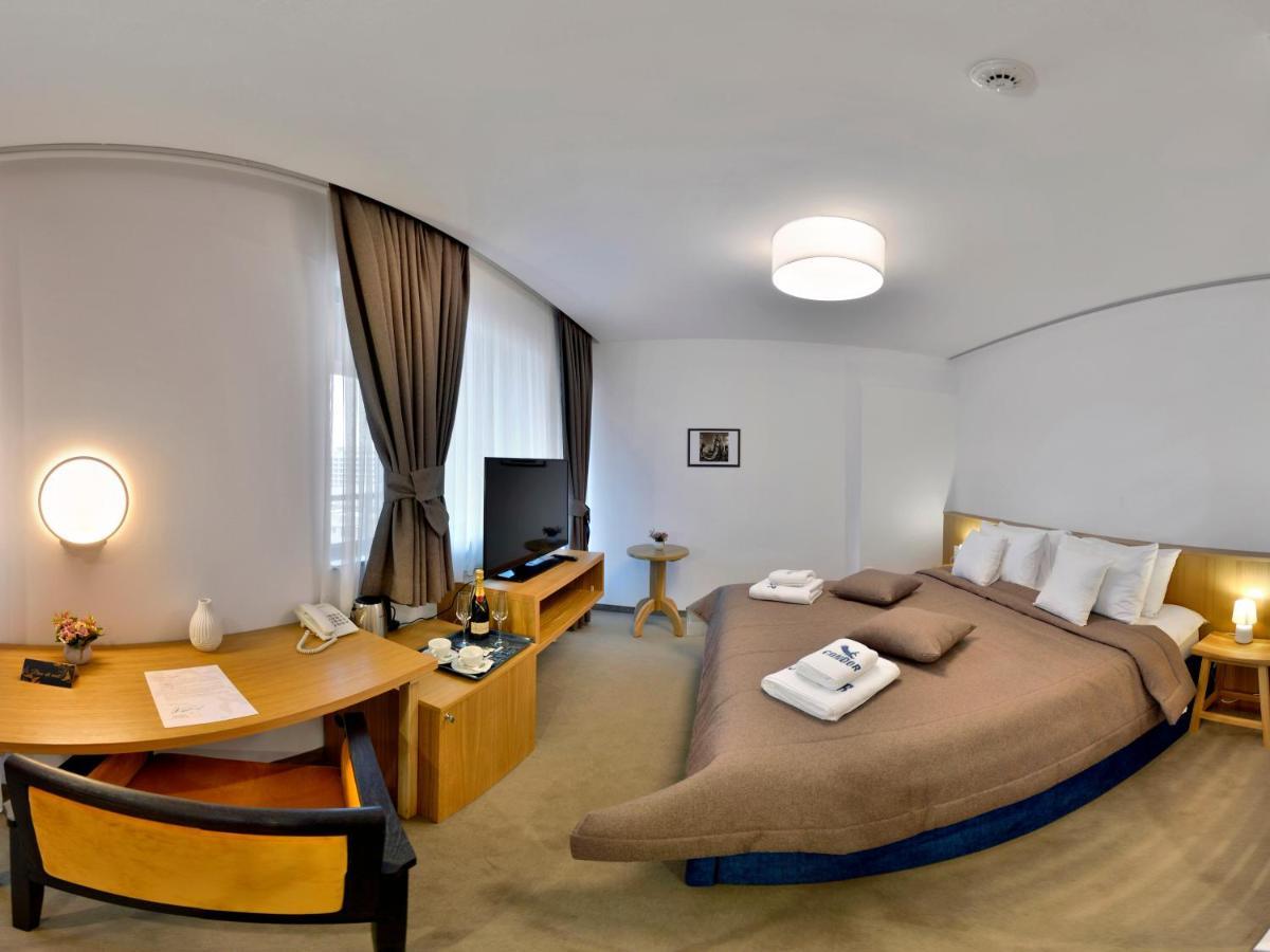 Hotel Condor Tulcsa Kültér fotó