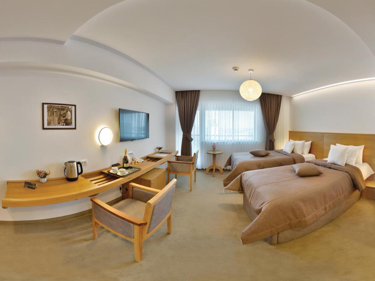 Hotel Condor Tulcsa Kültér fotó