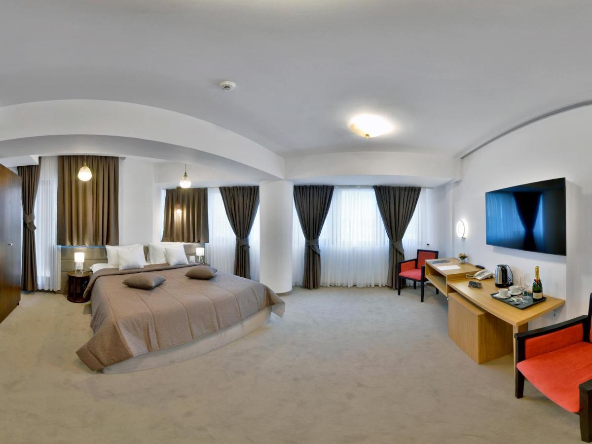 Hotel Condor Tulcsa Kültér fotó