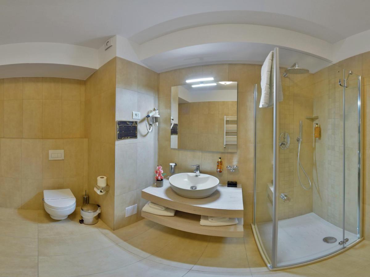 Hotel Condor Tulcsa Kültér fotó